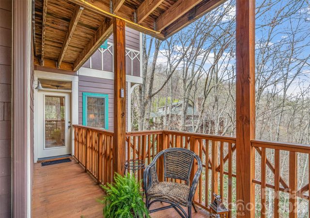 222 Creekside Way D201, Burnsville, NC 28714