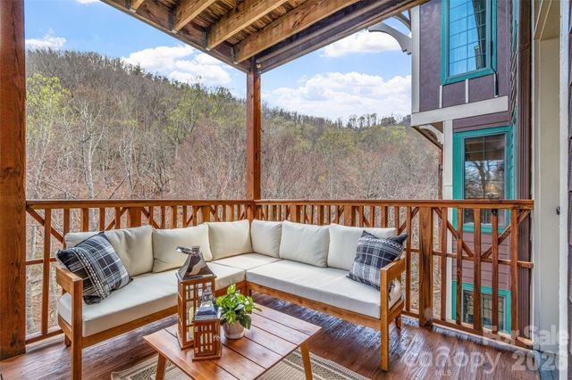 222 Creekside Way D201, Burnsville, NC 28714