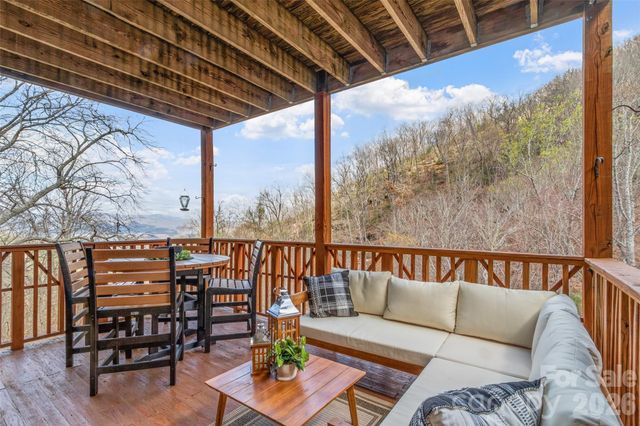 222 Creekside Way D201, Burnsville, NC 28714