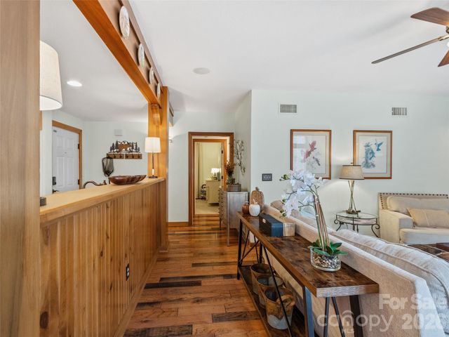 222 Creekside Way D201, Burnsville, NC 28714