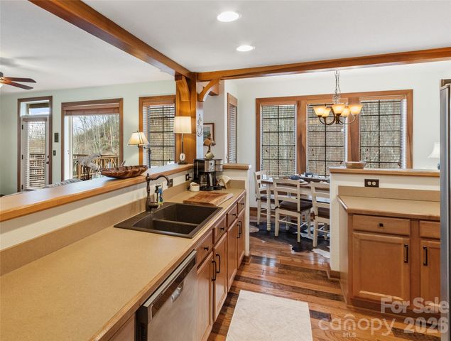 222 Creekside Way D201, Burnsville, NC 28714
