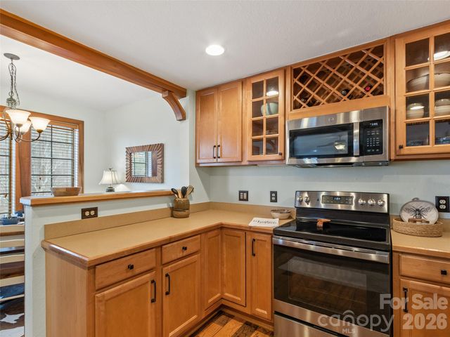222 Creekside Way D201, Burnsville, NC 28714