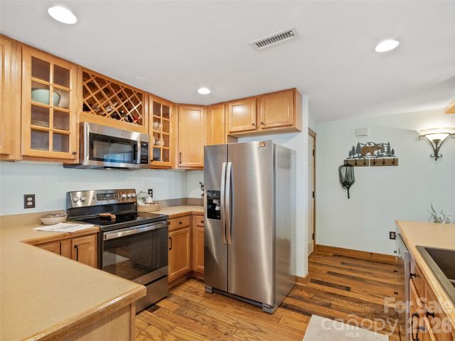 222 Creekside Way D201, Burnsville, NC 28714