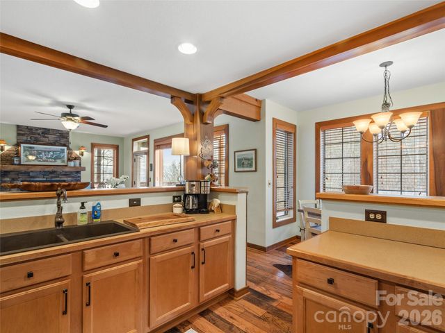 222 Creekside Way D201, Burnsville, NC 28714