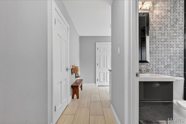 401 Steeplechase Lane, Frontenac, MO 63131