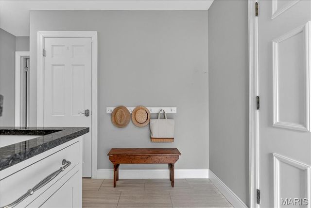 401 Steeplechase Lane, Frontenac, MO 63131