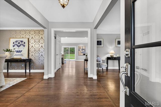 401 Steeplechase Lane, Frontenac, MO 63131