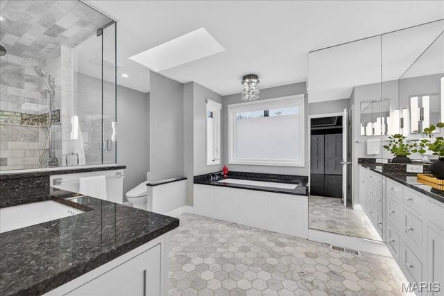 401 Steeplechase Lane, Frontenac, MO 63131