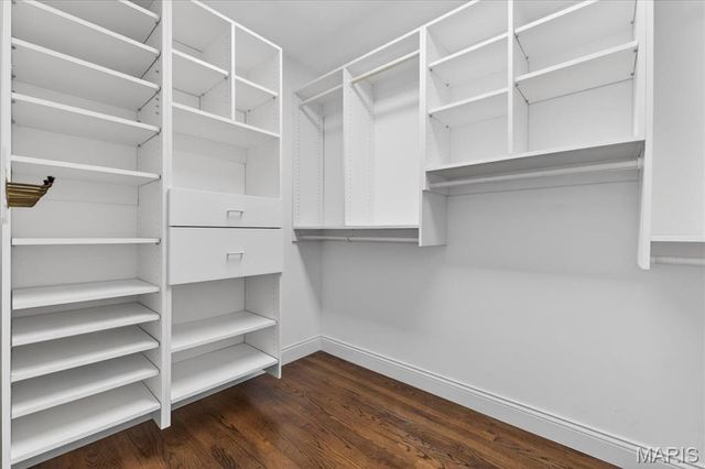 401 Steeplechase Lane, Frontenac, MO 63131