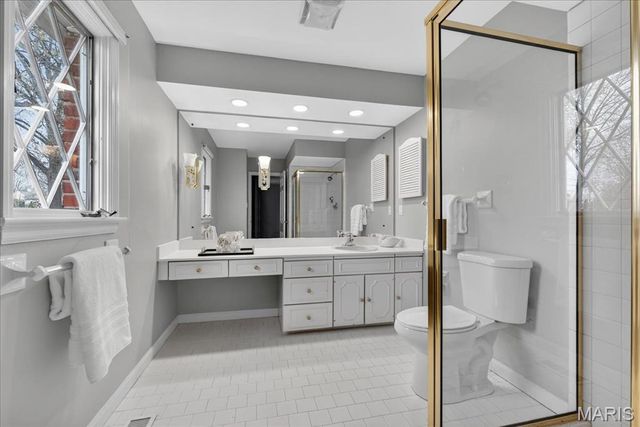 401 Steeplechase Lane, Frontenac, MO 63131