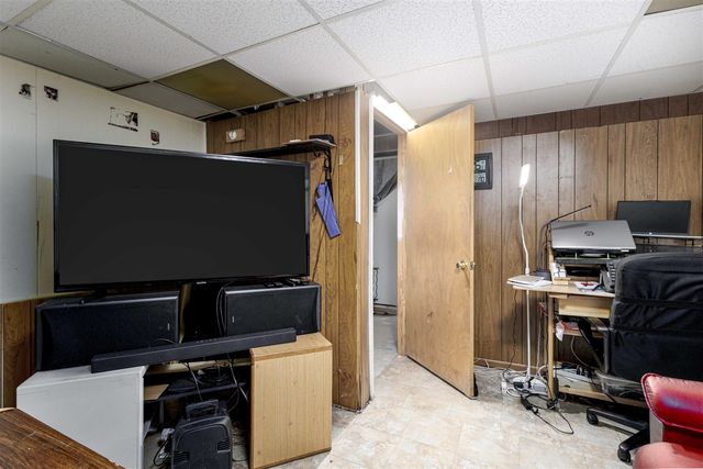 4545 Bonnie Avenue, Kentwood, MI 49508