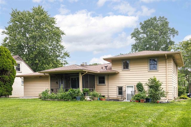 4545 Bonnie Avenue, Kentwood, MI 49508