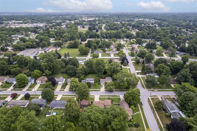 4545 Bonnie Avenue, Kentwood, MI 49508
