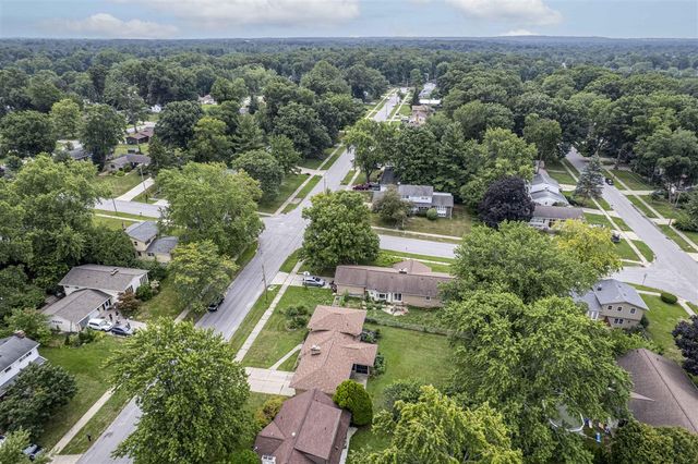 4545 Bonnie Avenue, Kentwood, MI 49508
