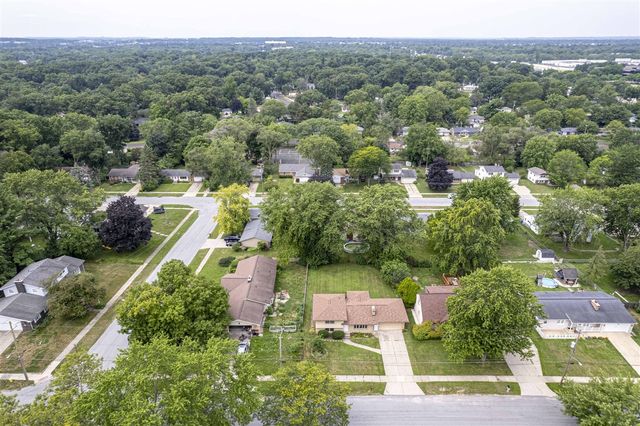 4545 Bonnie Avenue, Kentwood, MI 49508