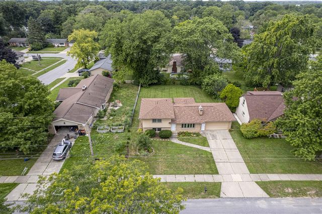 4545 Bonnie Avenue, Kentwood, MI 49508