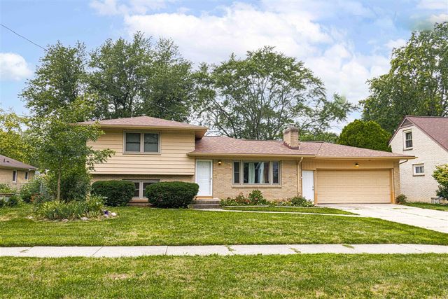 4545 Bonnie Avenue, Kentwood, MI 49508