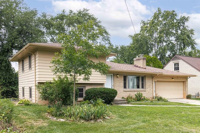 4545 Bonnie Avenue, Kentwood, MI 49508