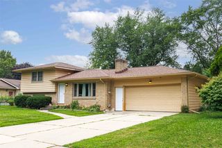 4545 Bonnie Avenue, Kentwood, MI 49508