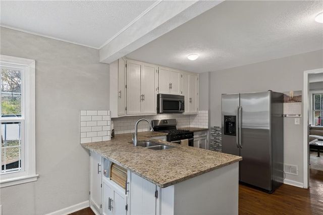 5615 Oakland Avenue, Kansas City, MO 64129