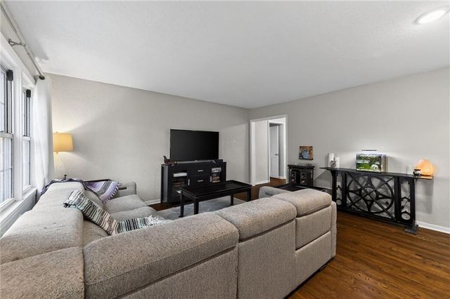 5615 Oakland Avenue, Kansas City, MO 64129