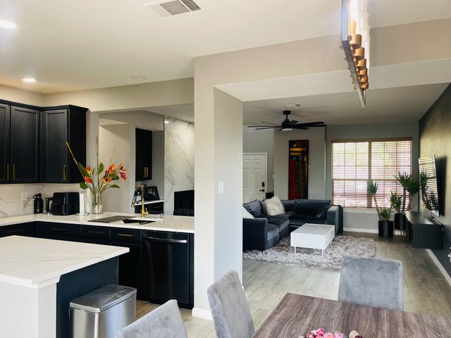 516 Angela Lane, Euless, TX 76039