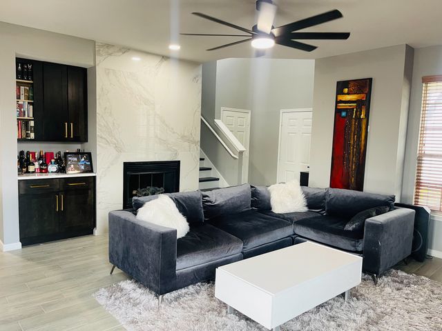 516 Angela Lane, Euless, TX 76039