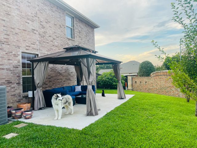 516 Angela Lane, Euless, TX 76039