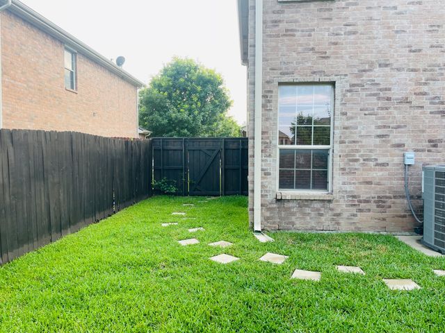 516 Angela Lane, Euless, TX 76039