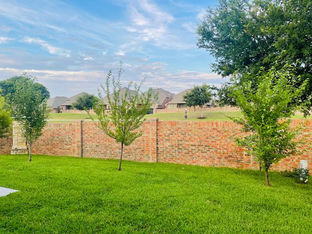 516 Angela Lane, Euless, TX 76039