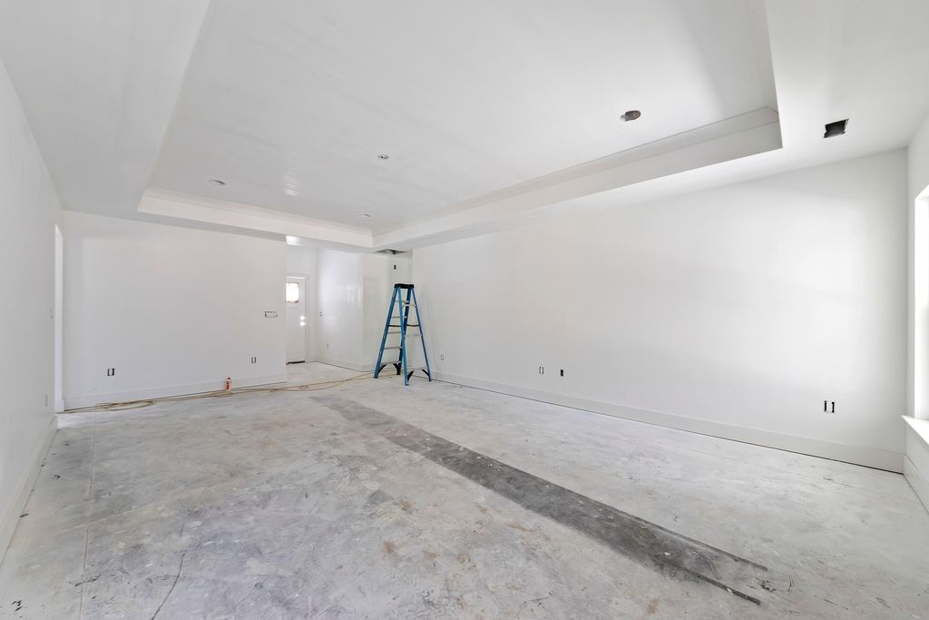 Image 12 of property listing at Address unavailable.