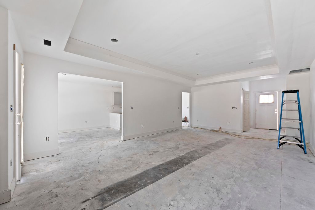 Image 13 of property listing at Address unavailable.