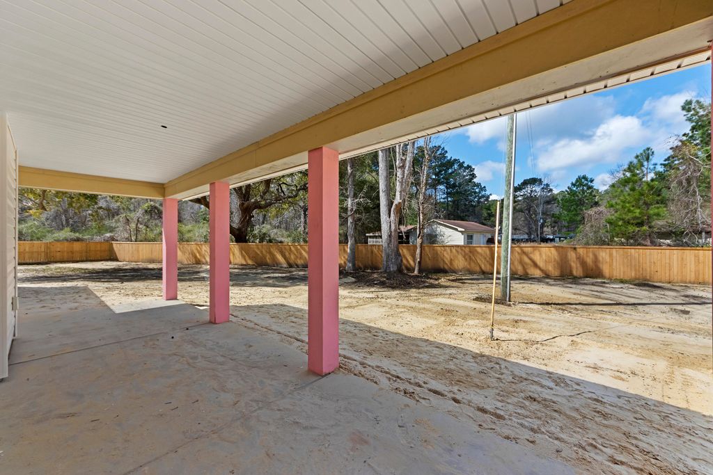 Image 20 of property listing at Address unavailable.