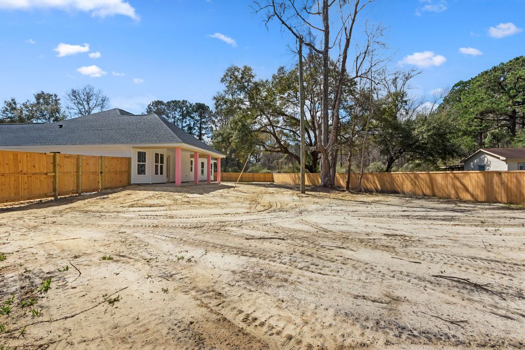 Image 23 of property listing at Address unavailable.