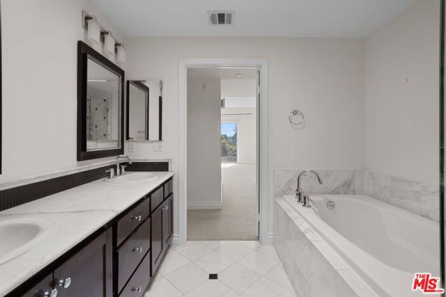 4424 Whitsett Avenue 303, Studio City (los Angeles), CA 91604