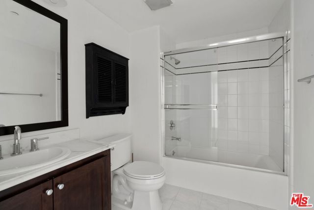 4424 Whitsett Avenue 303, Studio City (los Angeles), CA 91604