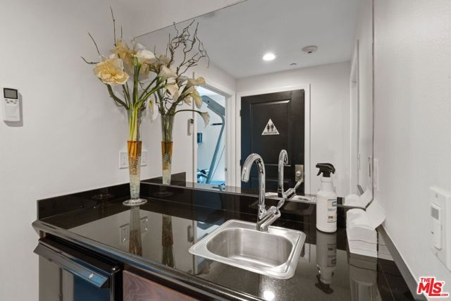 4424 Whitsett Avenue 303, Studio City (los Angeles), CA 91604