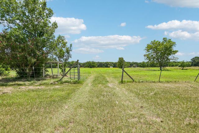 10435 County Road 2462, Terrell, TX 75160