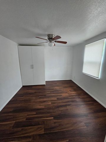 148 W 14th Street 2, Riviera Beach, FL 33404