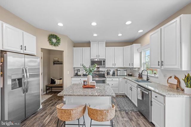 1909 ALAMINGO DR, Quakertown, PA 18951