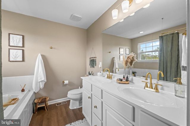 1909 ALAMINGO DR, Quakertown, PA 18951