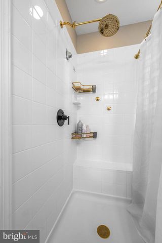 1909 ALAMINGO DR, Quakertown, PA 18951