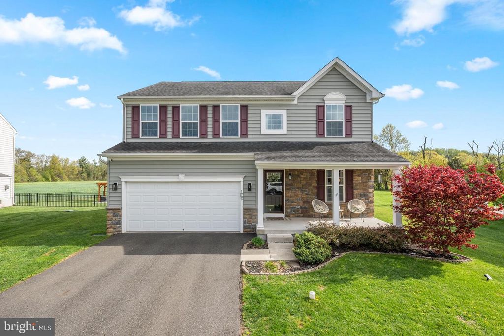 1909 ALAMINGO DR, Quakertown, PA 18951