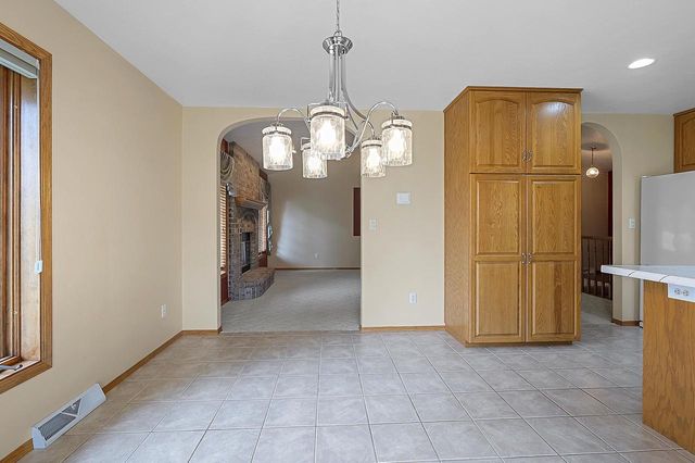 2298 LOST DAUPHIN ROAD, De Pere, WI 54115