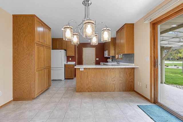 2298 LOST DAUPHIN ROAD, De Pere, WI 54115