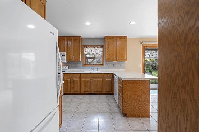 2298 LOST DAUPHIN ROAD, De Pere, WI 54115