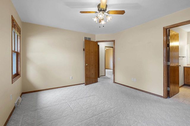 2298 LOST DAUPHIN ROAD, De Pere, WI 54115