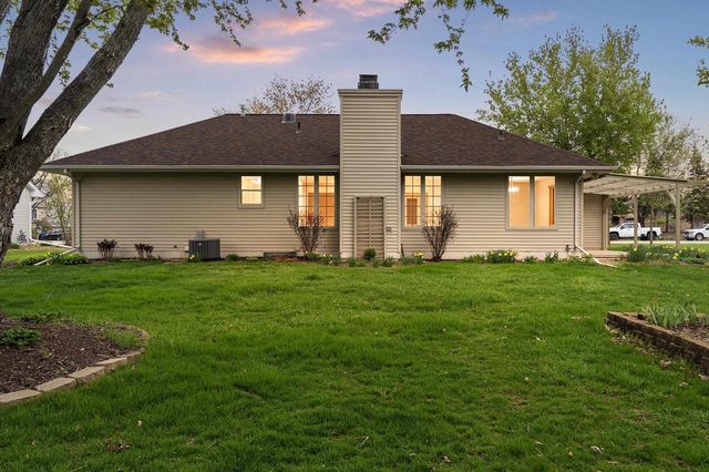 2298 LOST DAUPHIN ROAD, De Pere, WI 54115