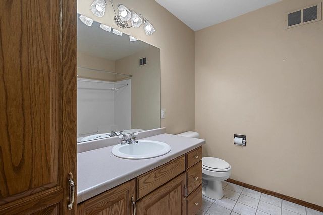 2298 LOST DAUPHIN ROAD, De Pere, WI 54115