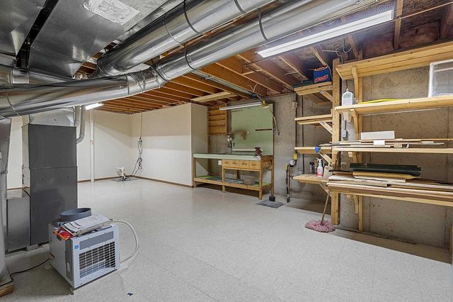 2298 LOST DAUPHIN ROAD, De Pere, WI 54115